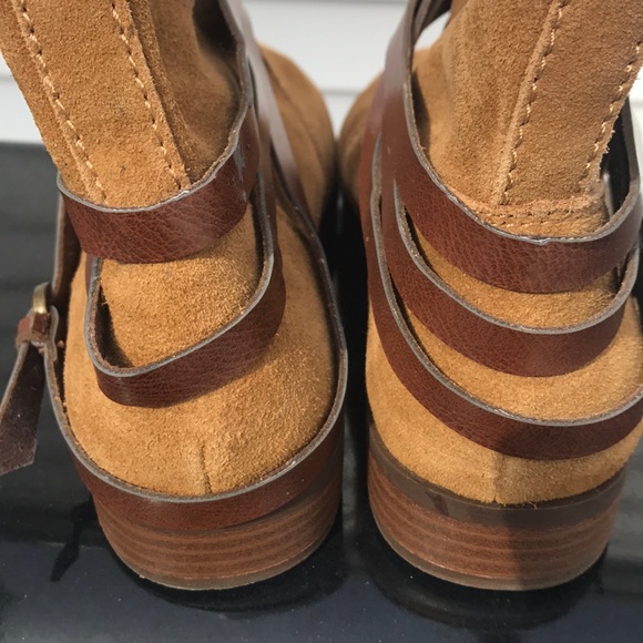 BC tan suede boots with leather straps - Picture 4 of 8